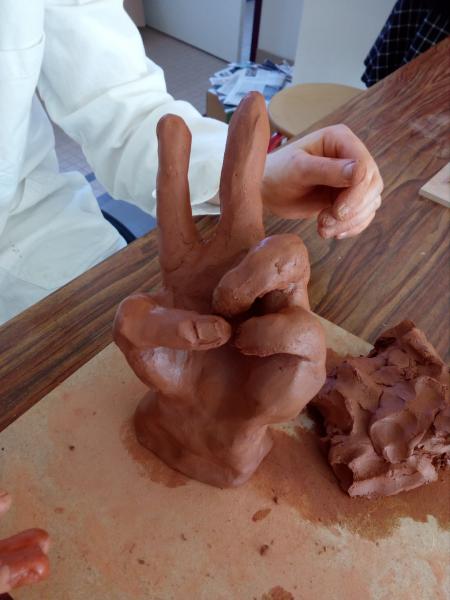 Prestation extèrieure sculpture dans les écoles, hospitalier